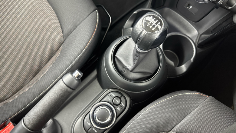 MINI Hatchback 1.5 Cooper Classic 3dr Petrol Hatchback